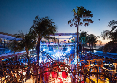 Bali Adasının En İyi Beach-Club Yerleri